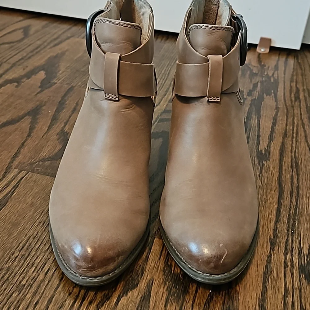 vionic women's Rory bootie - Picture 2 of 6